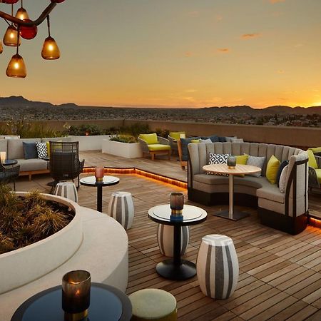 The Plaza Hotel Pioneer Park El Paso Extérieur photo The rooftop lounge at the Hilton Scottsdale Resort and Villas