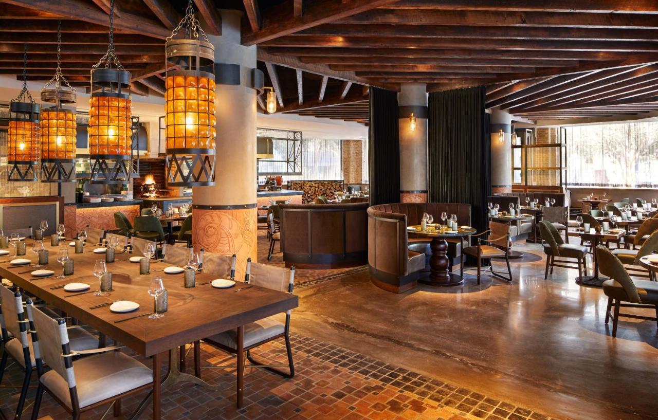 The Plaza Hotel Pioneer Park El Paso Extérieur photo The interior of the restaurant