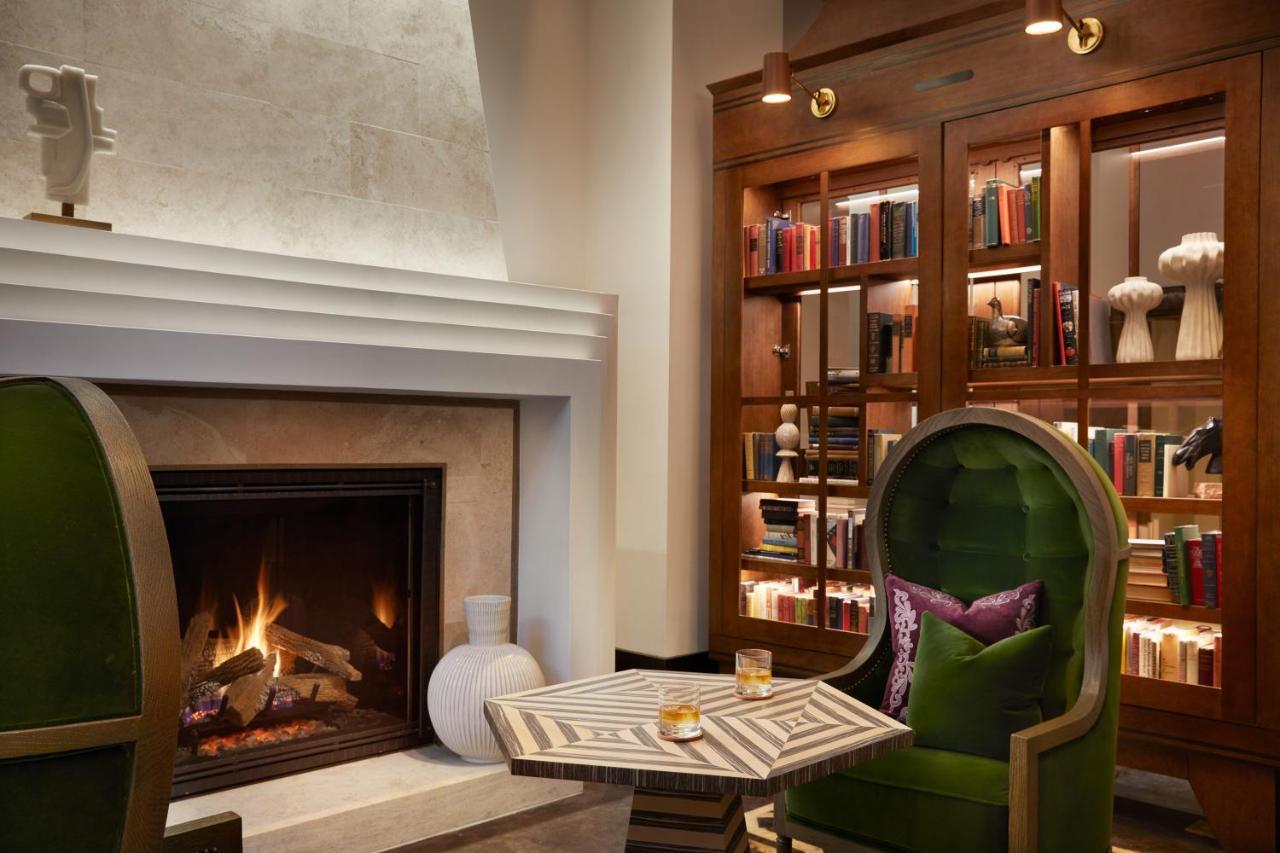 The Plaza Hotel Pioneer Park El Paso Extérieur photo Library at The Ivy Hotel