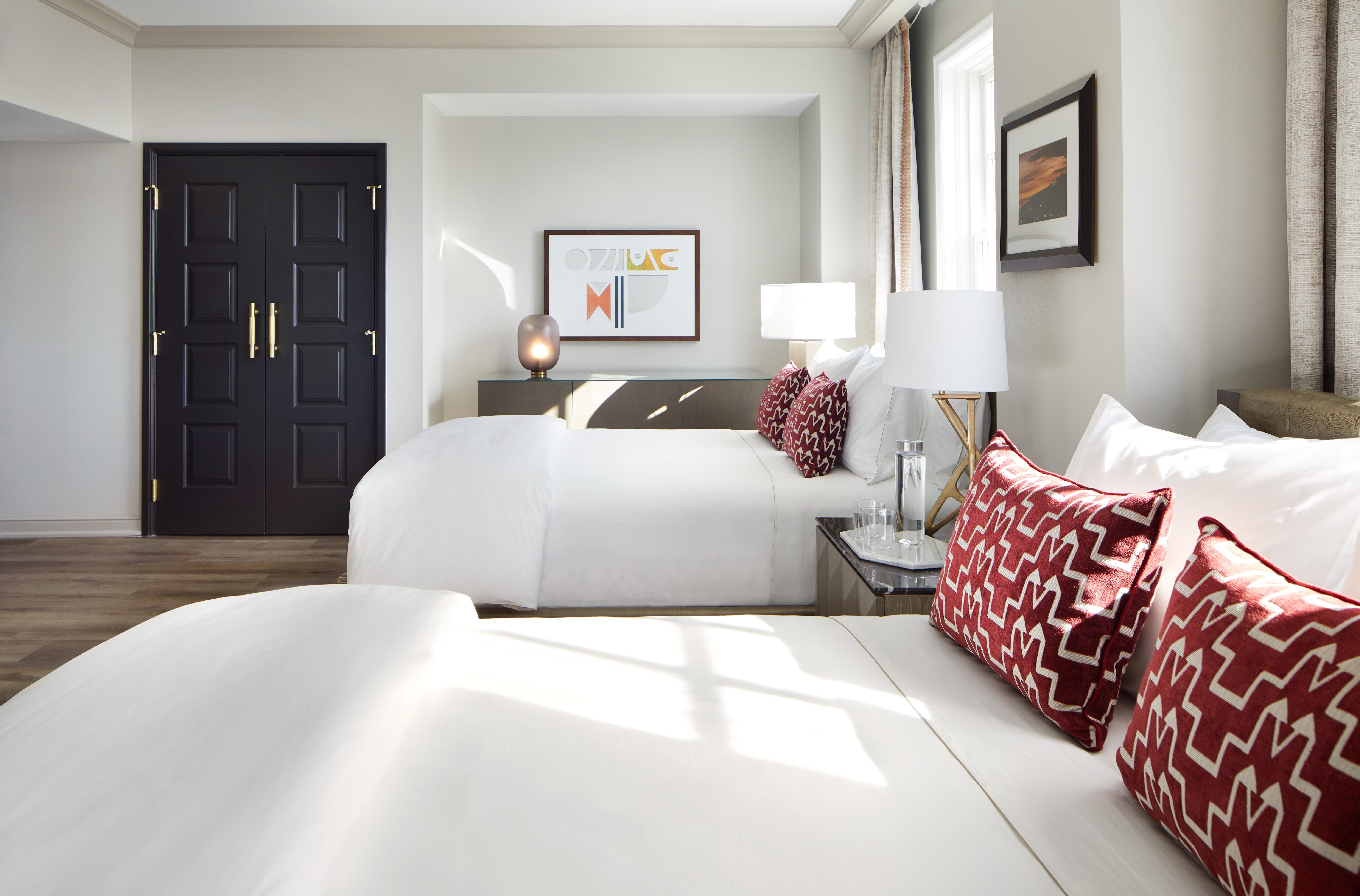 The Plaza Hotel Pioneer Park El Paso Extérieur photo A bedroom at the Hotel at Old Sugar Mill